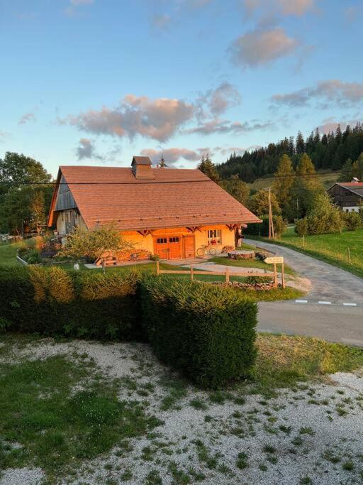 Nuit Insolite - La Cabane Du Haut-Doubs Les Gras Exterior foto